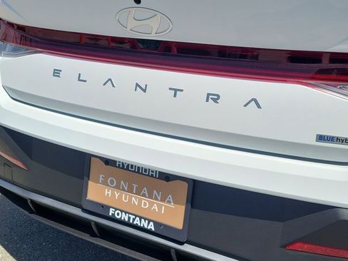 New 2026 Hyundai Elantra Hybrid FWD image 26