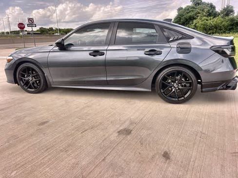 Used 2025 Honda Civic Sport image 4