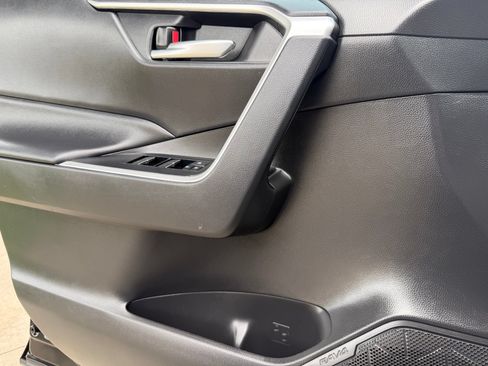 Used 2025 Toyota RAV4 XLE FWD image 19
