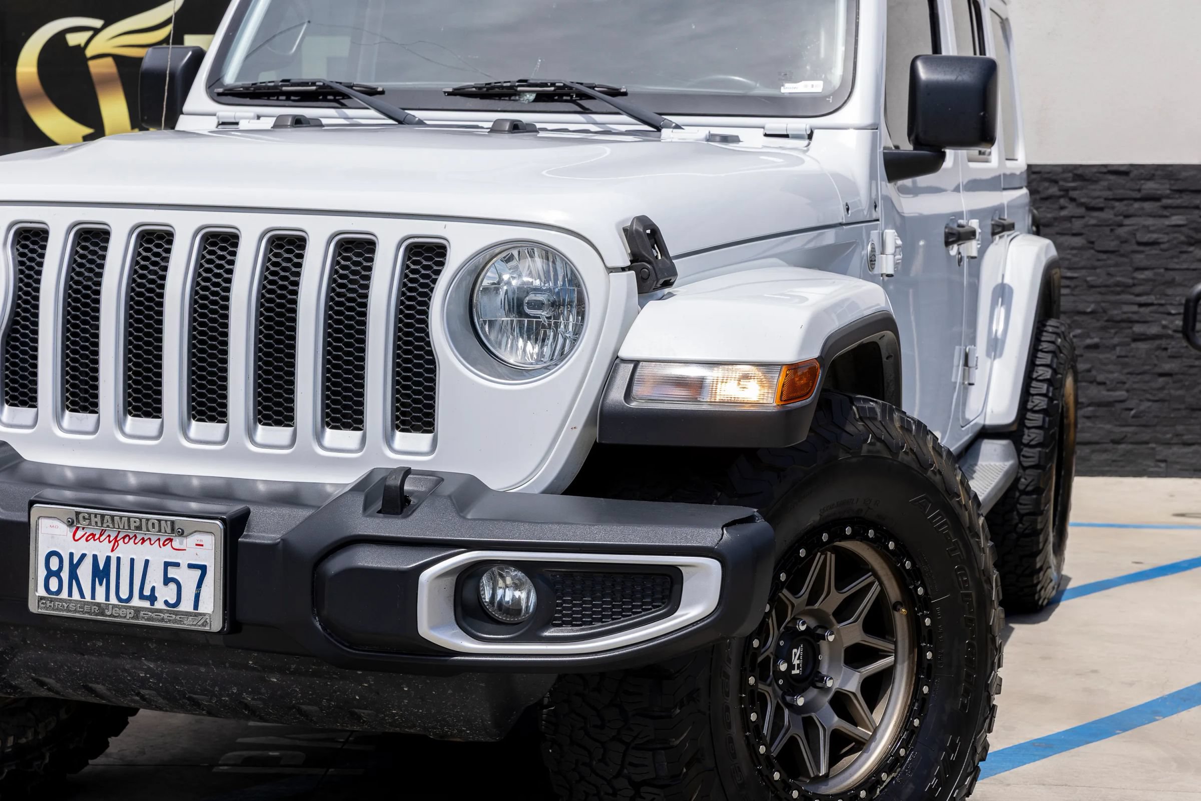 Used 2019 Jeep Wrangler Unlimited Sahara AWD/4WD image 5