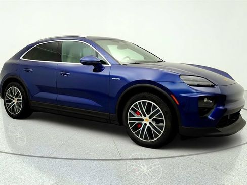 Used 2025 Porsche Macan 4S Electric w/ Premium Package AWD/4WD image 3