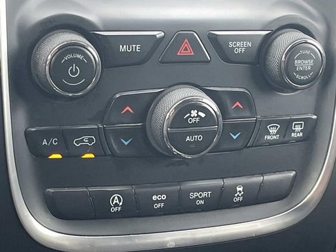 Used 2019 Dodge Durango SXT w/ 3rd Row Seating Group image 20