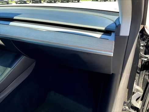 Used 2024 Tesla Model Y Long Range AWD/4WD image 13