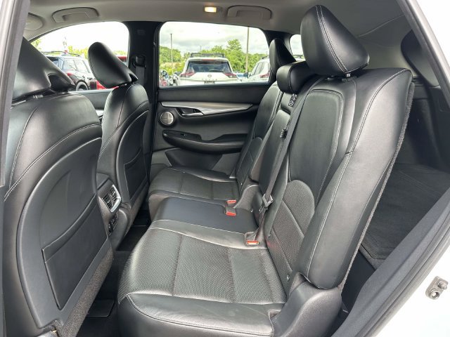 Used 2019 INFINITI QX50 Essential w/ Premium Audio Package FWD image 16