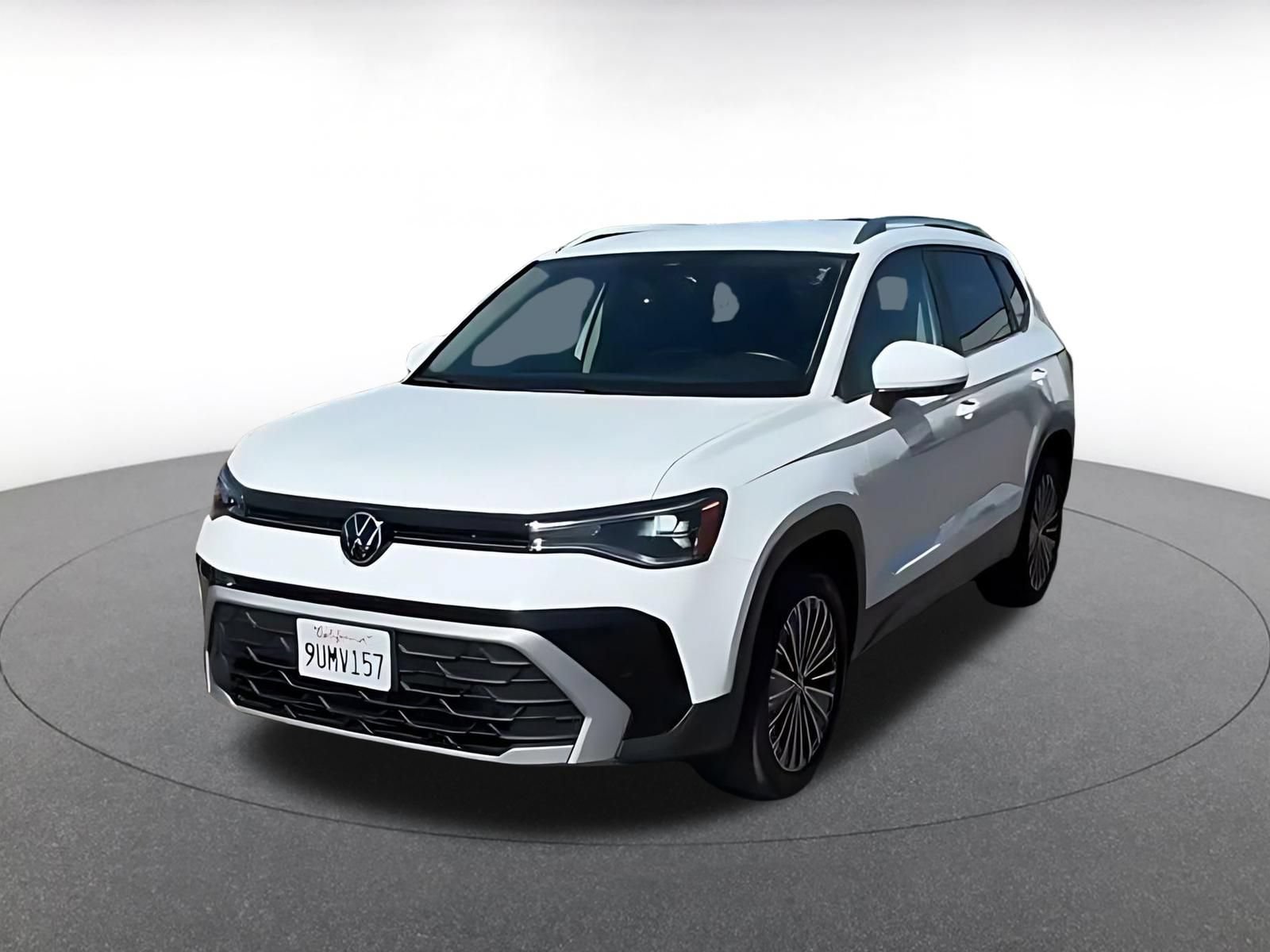 Used 2026 Volkswagen Taos SE FWD image 6