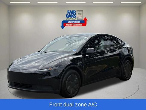 Used 2026 Tesla Model Y 2WD image 4