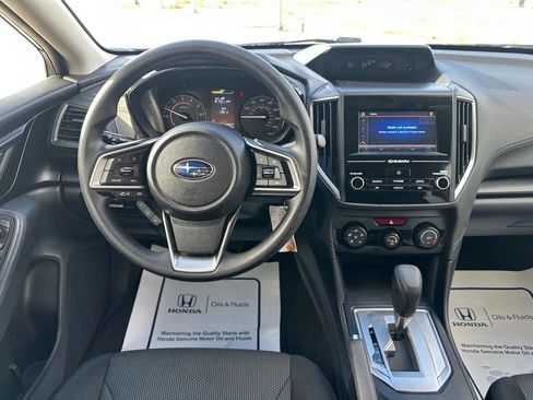 Used 2019 Subaru Crosstrek 2.0i w/ Eyesight System image 13