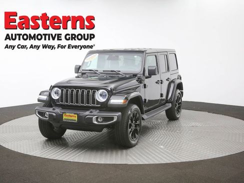 Used 2025 Jeep Wrangler Unlimited Sahara AWD/4WD image 50