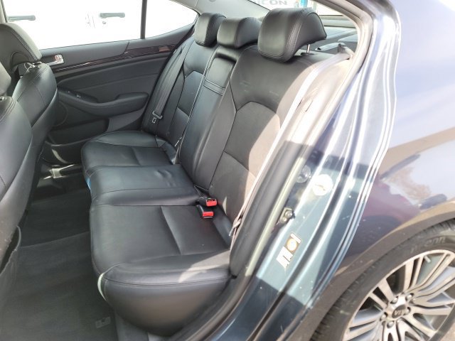 Used 2014 Kia Cadenza Premium w/ Luxury Package FWD image 8