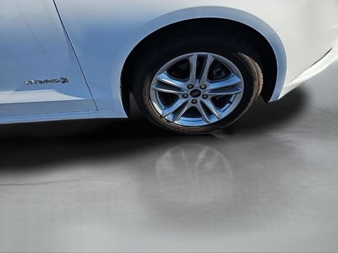 Used 2018 Ford Fusion S image 15