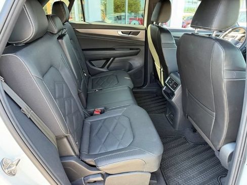 Certified 2024 Volkswagen Atlas Cross Sport SE AWD/4WD image 19