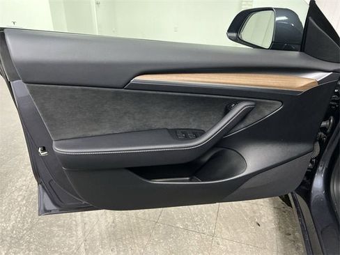 Used 2023 Tesla Model 3 Performance image 22