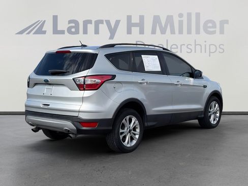 Used 2018 Ford Escape SE FWD image 6