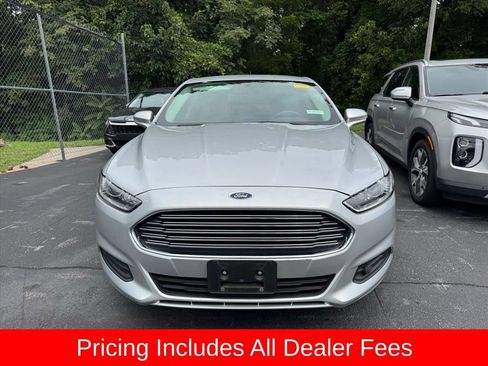 Used 2016 Ford Fusion SE FWD image 10