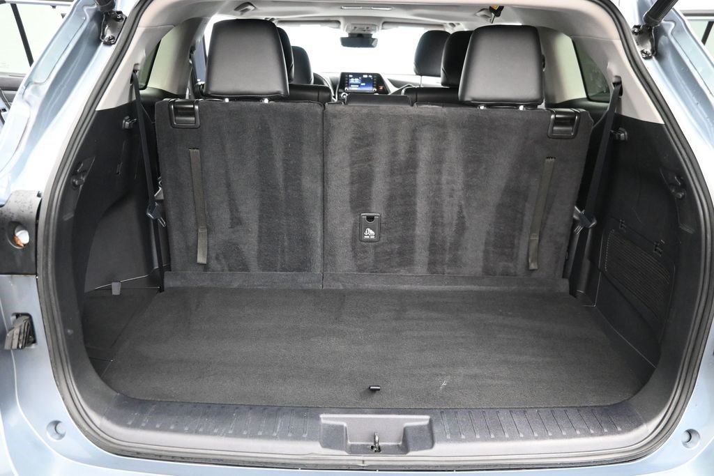Used 2022 Toyota Highlander XLE FWD image 9