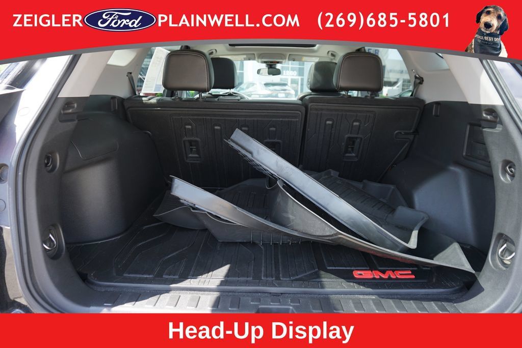 Used 2022 GMC Terrain SLT w/ Tech Package AWD/4WD image 10