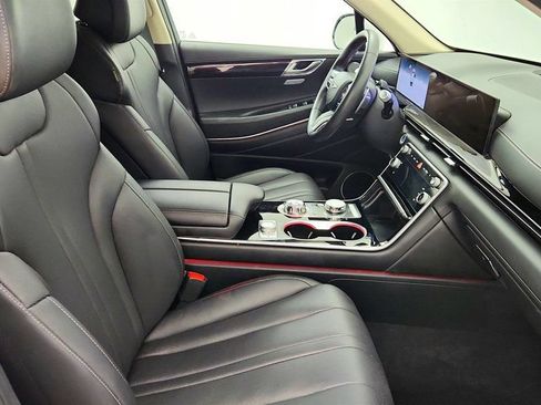 Used 2025 Genesis GV80 2.5T AWD/4WD image 23