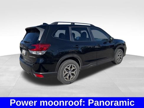 Used 2021 Subaru Forester Premium image 11