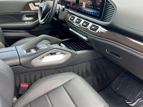 Used 2025 Mercedes-Benz GLS 450 4MATIC image 20