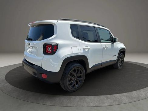 Used 2017 Jeep Renegade Altitude AWD/4WD image 5