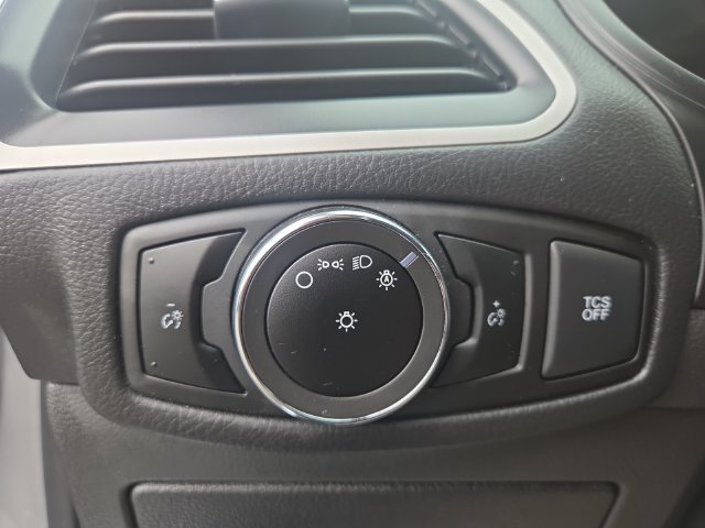 Used 2023 Ford Edge SEL AWD/4WD image 18