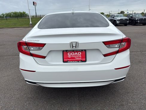 Used 2018 Honda Accord LX image 4