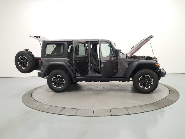 Used 2025 Jeep Wrangler Unlimited Rubicon AWD/4WD image 17