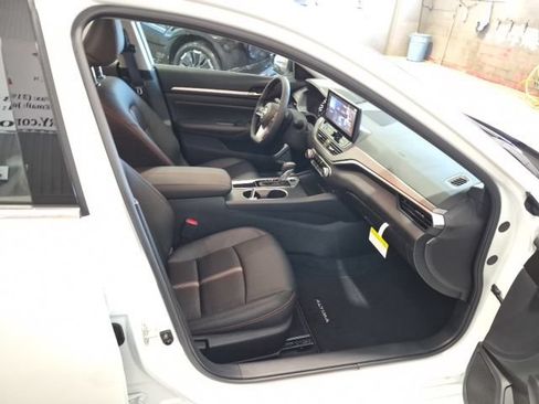 New 2026 Nissan Altima 2.5 SR FWD image 23