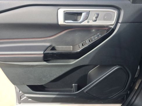 Certified 2024 Ford Explorer ST-Line w/ Class IV Trailer Tow Package image 11