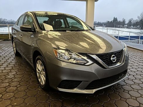 Used 2019 Nissan Sentra SV image 3