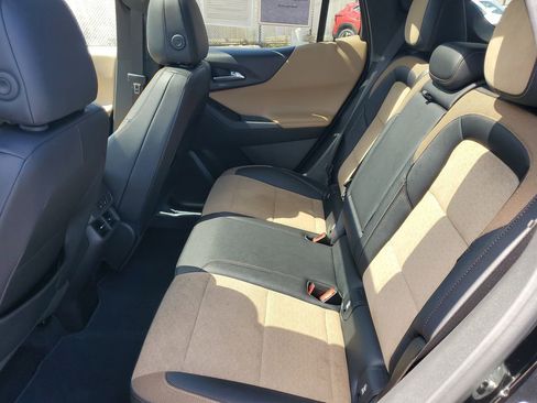 Certified 2025 Chevrolet Equinox ACTIV w/ Convenience Package III FWD image 10