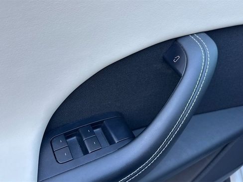 Used 2023 Tesla Model X image 11