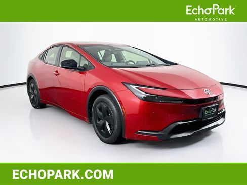 Used 2025 Toyota Prius LE FWD image 1
