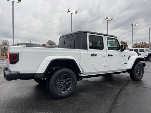 New 2026 Jeep Gladiator Sport AWD/4WD image 50