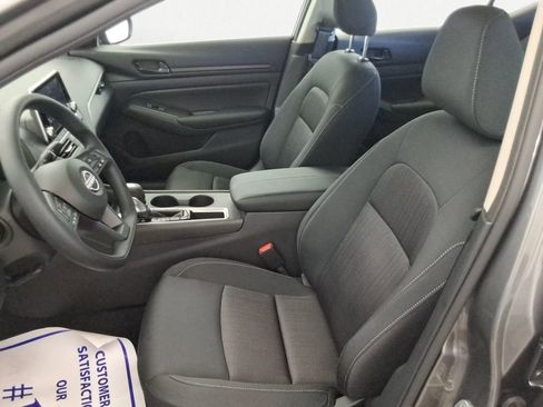 Used 2025 Nissan Altima 2.5 S FWD image 12