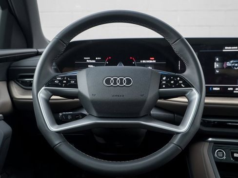 Certified 2025 Audi Q5 Premium w/ Convenience Package image 23