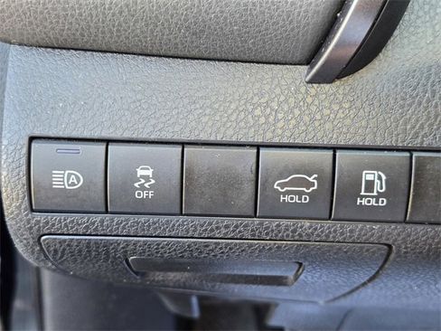 Used 2020 Toyota Camry SE image 20