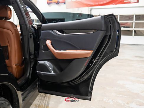 Used 2019 Maserati Levante S GranLusso image 46