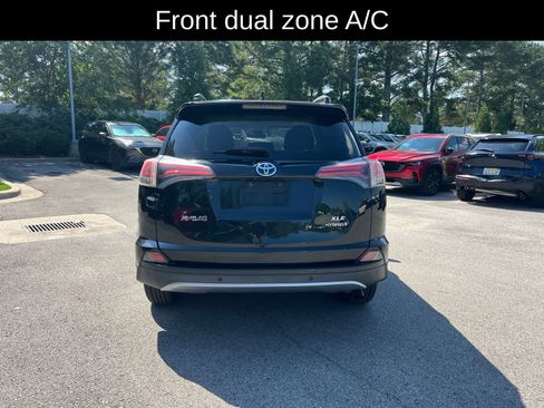 Used 2017 Toyota RAV4 XLE w/ Convenience Package AWD/4WD image 7