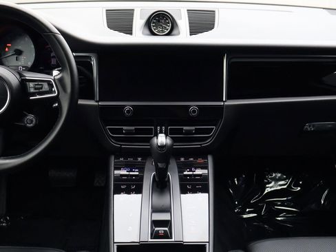 Certified 2022 Porsche Macan S image 20