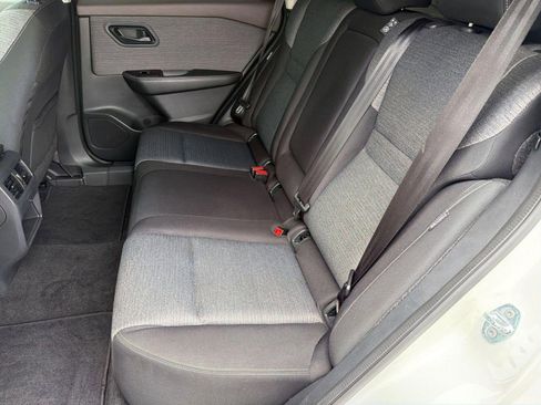 Used 2022 Nissan Rogue S FWD image 14