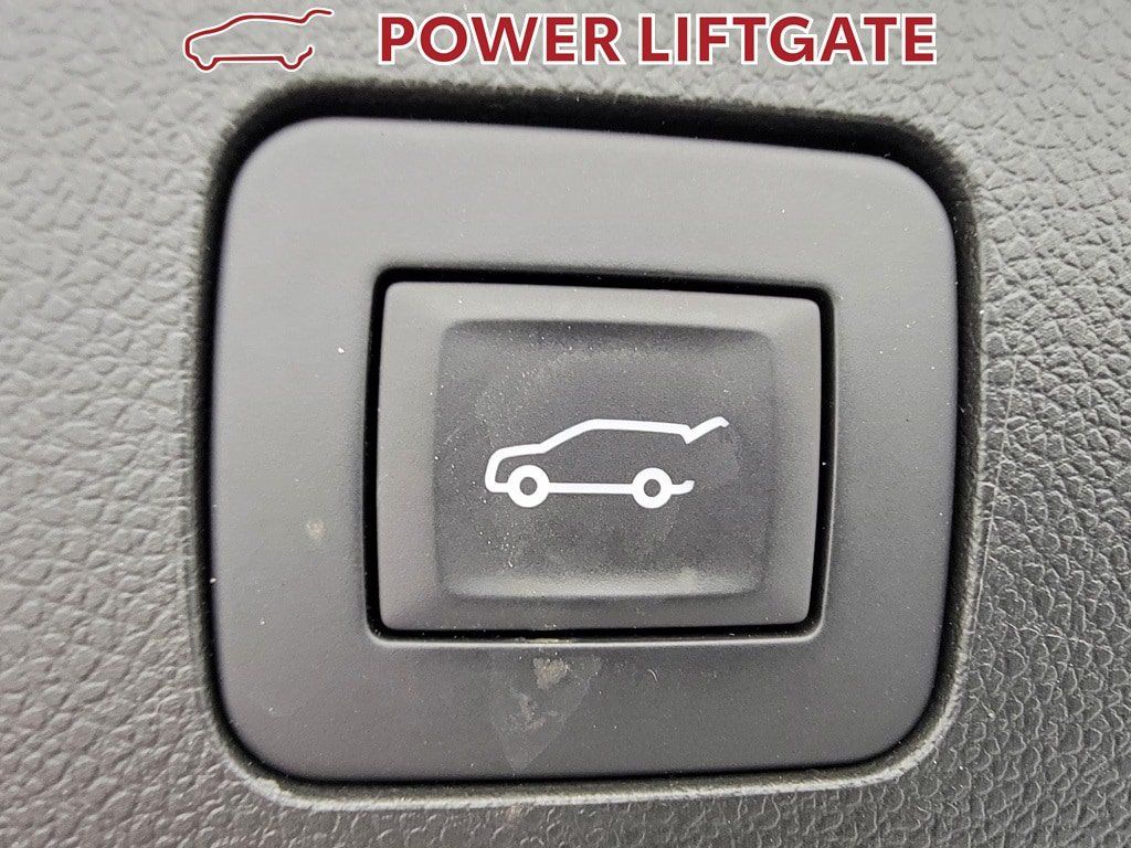 Used 2023 Buick Encore GX Essence w/ Experience Buick Package FWD image 30