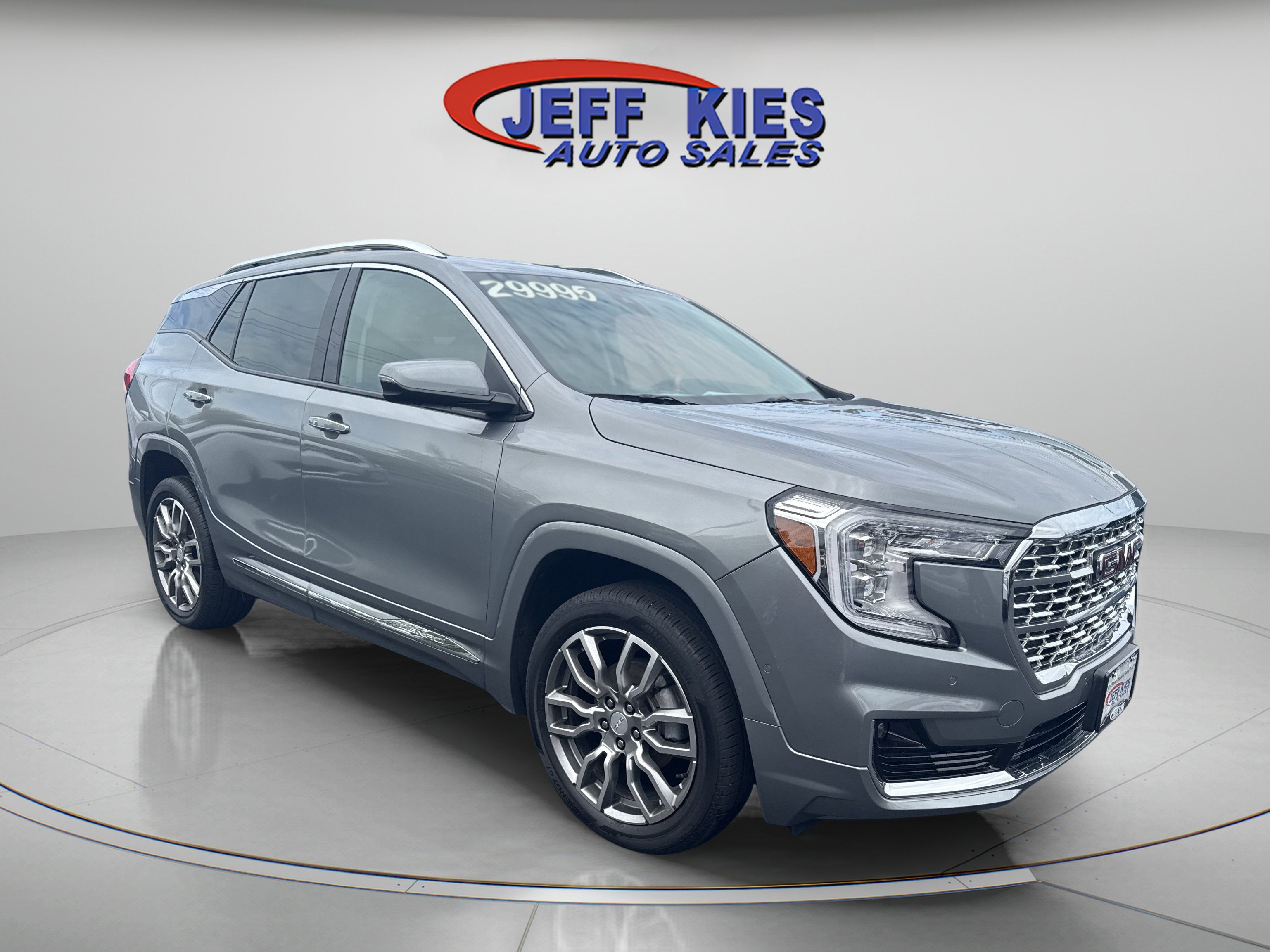 Used 2023 GMC Terrain Denali w/ Denali Premium Package AWD/4WD image 3
