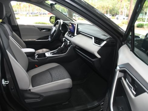 Certified 2024 Toyota RAV4 XLE FWD image 20