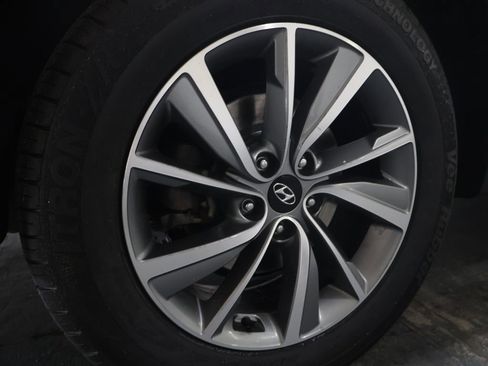 Used 2020 Hyundai Santa Fe Limited AWD/4WD image 33