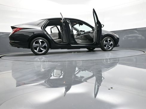 Used 2023 Hyundai Elantra SEL w/ Convenience Package image 47