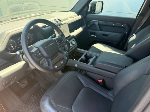 Used 2025 Land Rover Defender 110 X-Dynamic SE AWD/4WD image 23