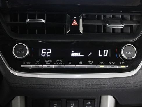 Used 2023 Toyota Corolla Cross XLE w/ Convenience Package FWD image 22