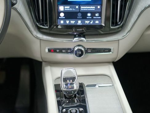 Certified 2023 Volvo XC60 B6 Ultimate w/ Protection Package Premier AWD/4WD image 28