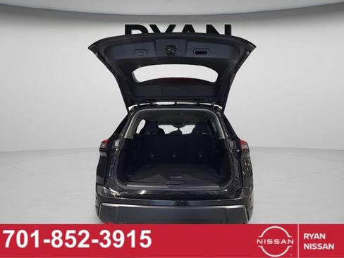 Certified 2025 Nissan Rogue SV image 42